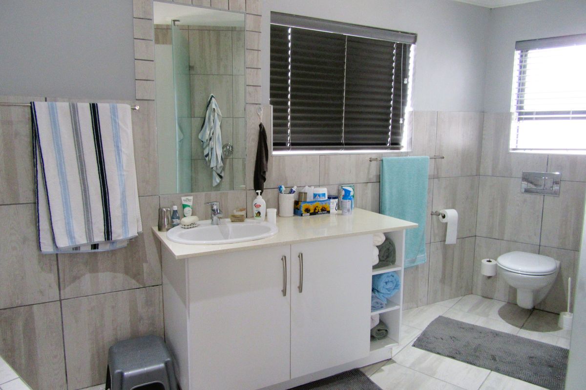 Single Level Home in Karookraal - Photo 2