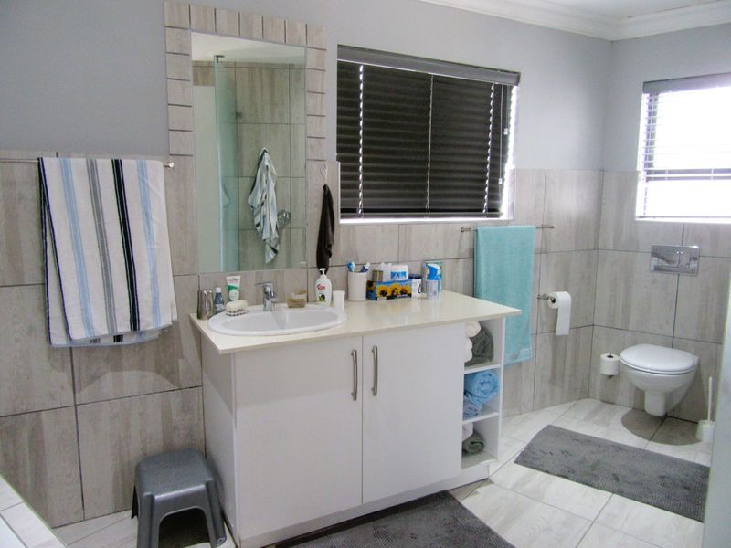 Single Level Home in Karookraal - Photo 2