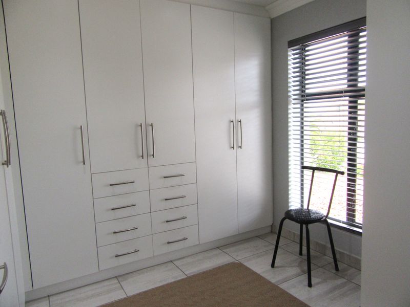 Single Level Home in Karookraal - Photo 8