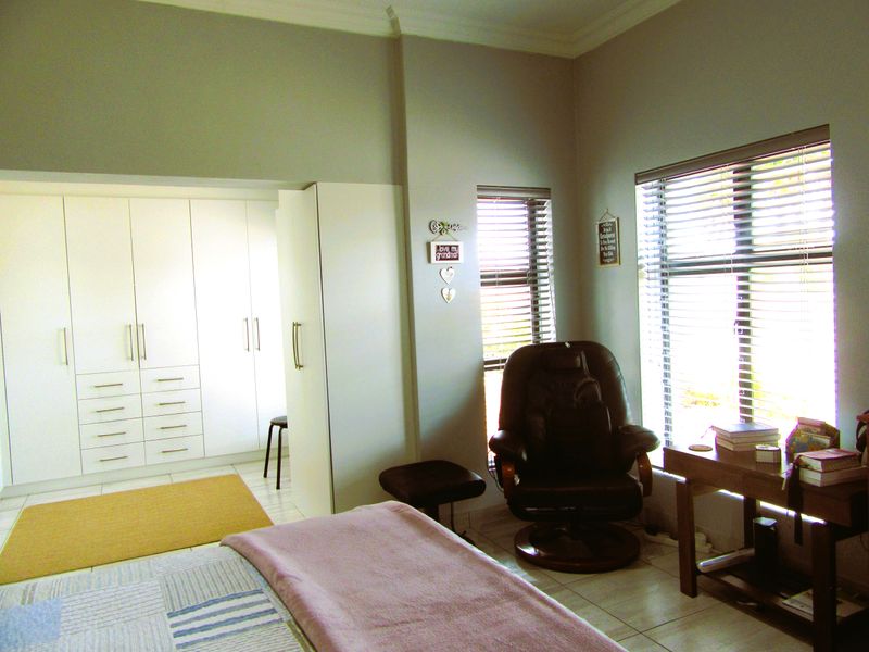 Single Level Home in Karookraal - Photo 6