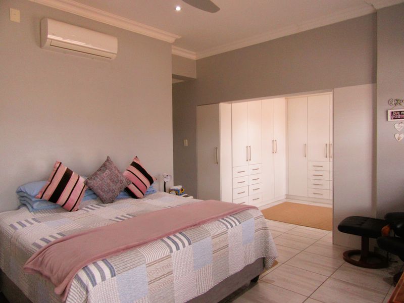 Single Level Home in Karookraal - Photo 5