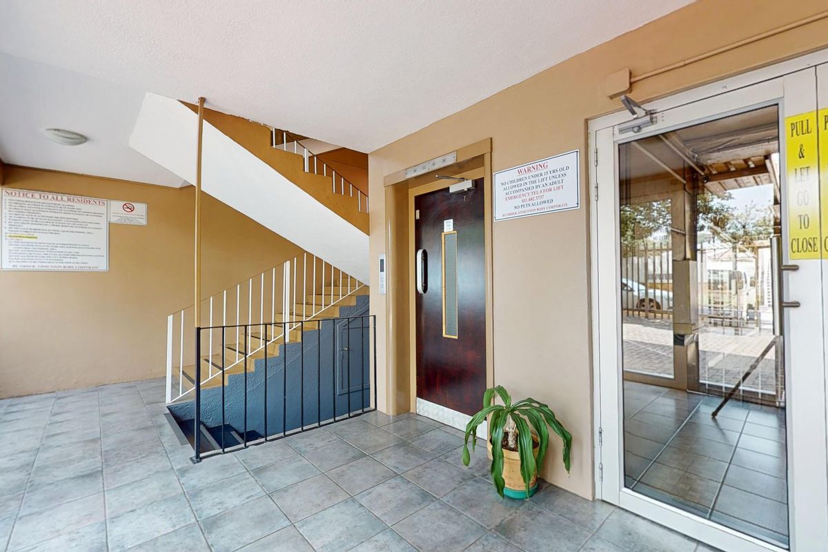 Well-Priced 1.5 Bedroom Apartment with Spacious Living Area in Secure Parkdene Complex - Photo 3