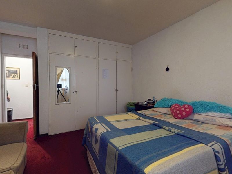 Well-Priced 1.5 Bedroom Apartment with Spacious Living Area in Secure Parkdene Complex - Photo 7