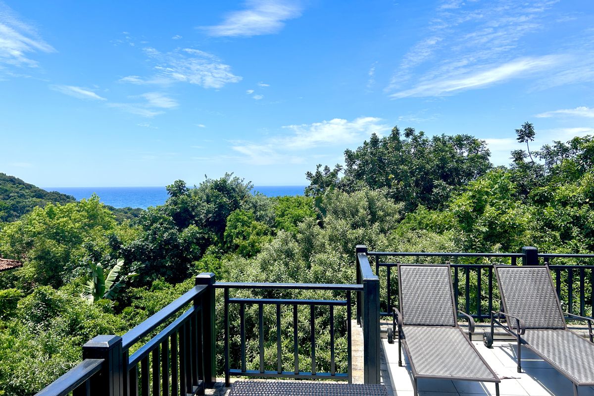 A Breathtaking Freestanding Home on Luxury Golf Estate! - Photo 2