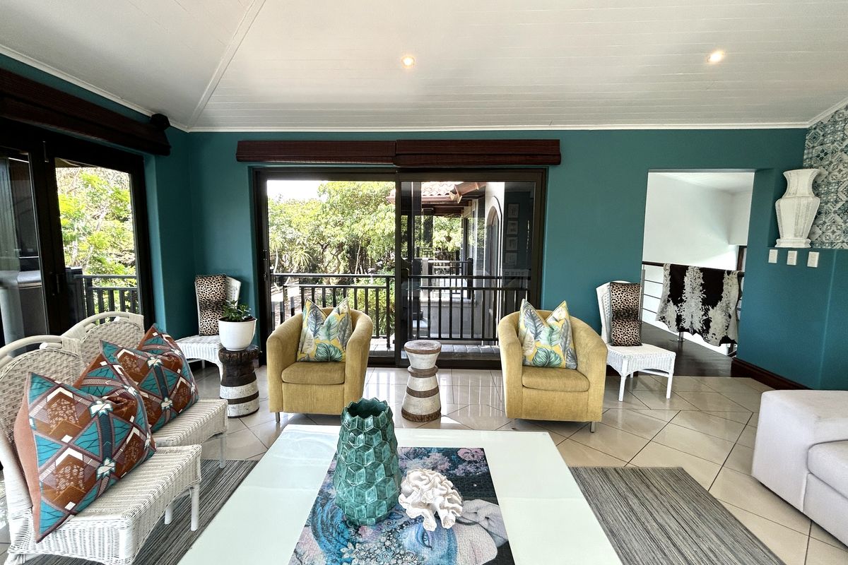 A Breathtaking Freestanding Home on Luxury Golf Estate! - Photo 4