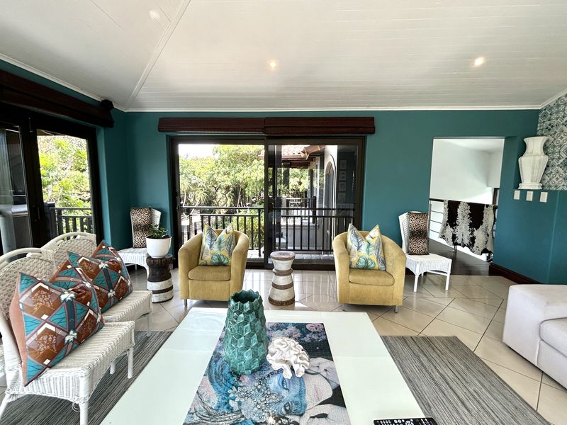 A Breathtaking Freestanding Home on Luxury Golf Estate! - Photo 4