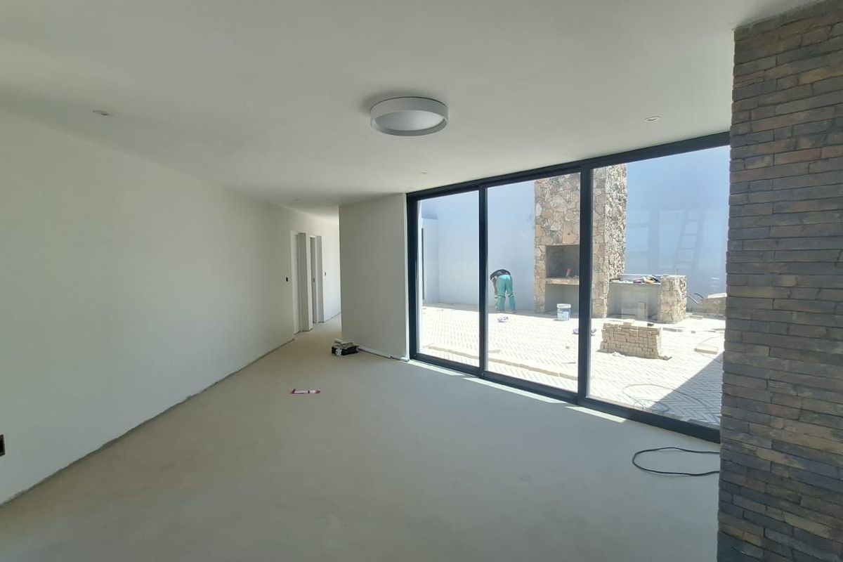 Modern Coastal Masterpiece in Skuilpiesbaai Nature Reserve – Stilbaai West - Photo 3