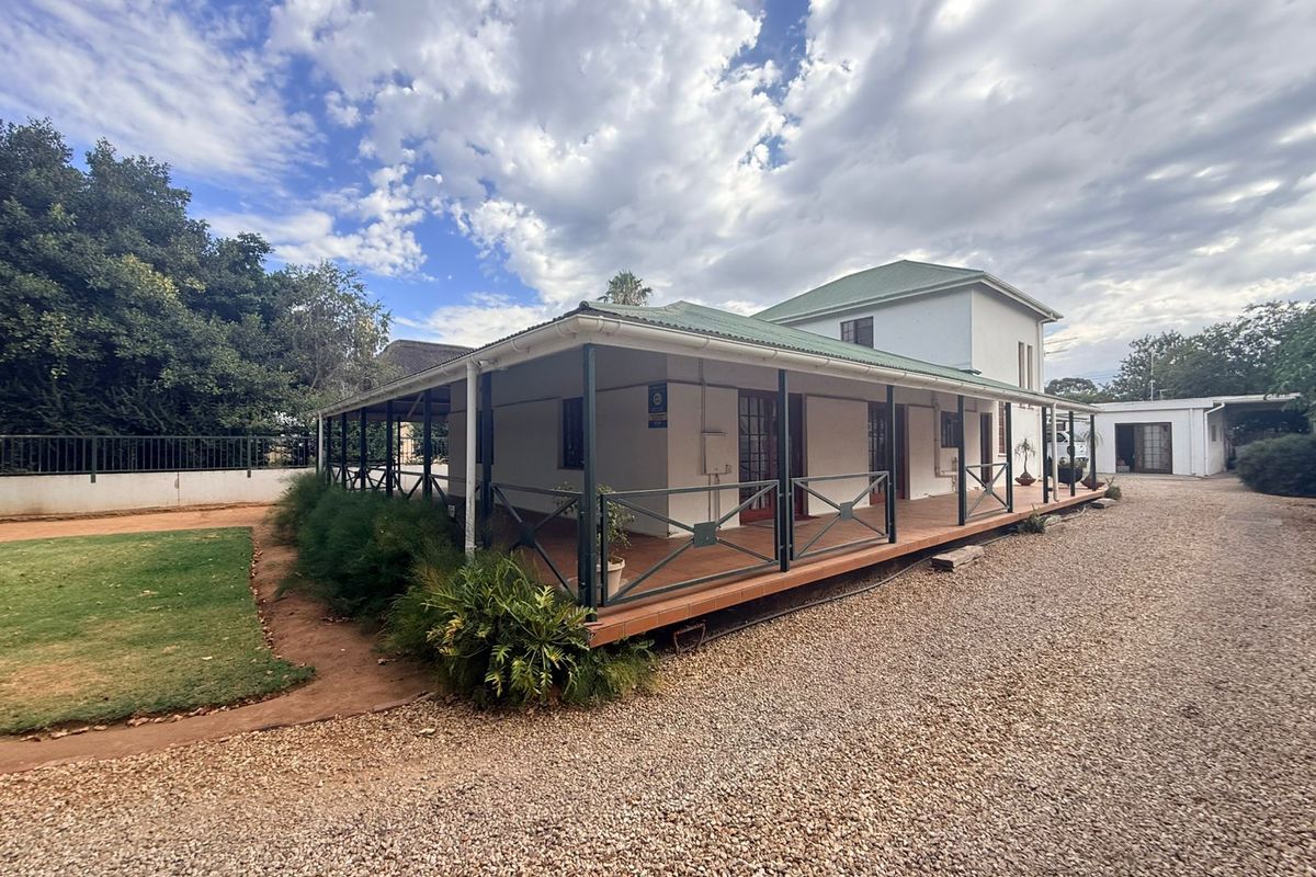 An Enchanting 3 Bedroom, 3 Bathroom Home with Endless Possibilities - Photo 2