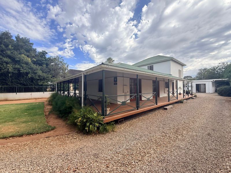 An Enchanting 3 Bedroom, 3 Bathroom Home with Endless Possibilities - Photo 2