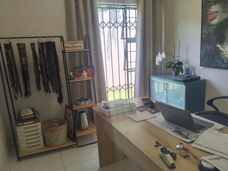 4 Bedroom spacious townhouse for sale - Photo 10