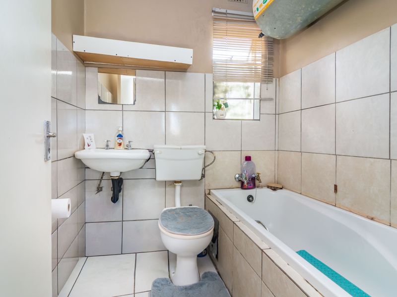 Calling All Investors, 1st Time Buyers Or Downscaling - Photo 7