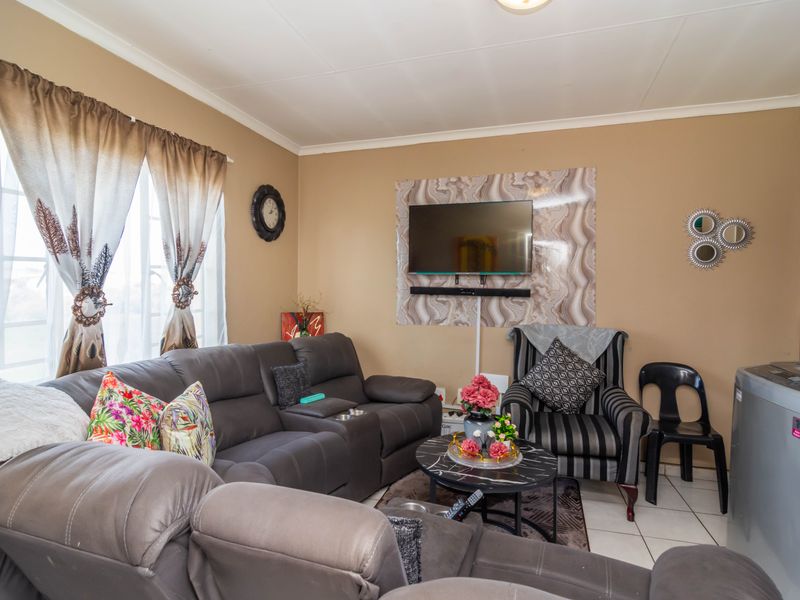 Calling All Investors, 1st Time Buyers Or Downscaling - Photo 5