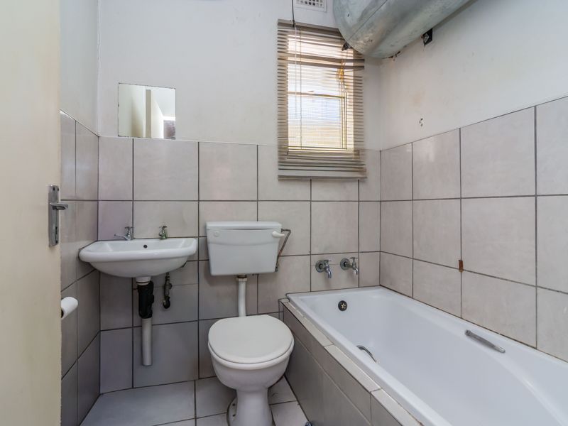 Modern 2-Bedroom Apartment in Emfuleni Heights – Exceptional Value & Prime Location - Photo 8