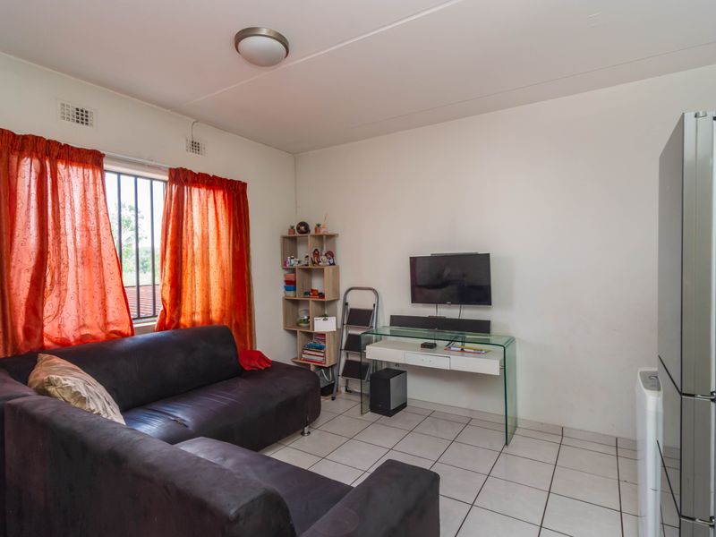 Modern 2-Bedroom Apartment in Emfuleni Heights – Exceptional Value & Prime Location - Photo 7