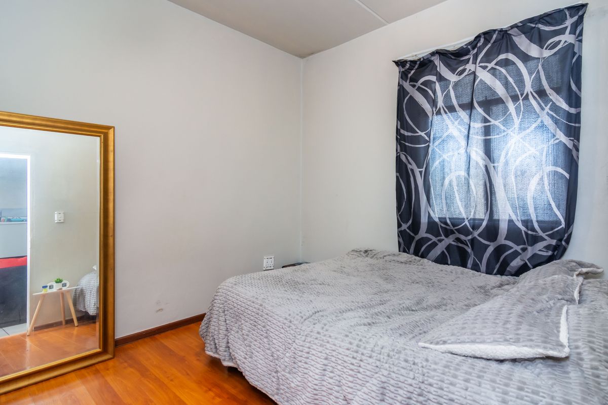 🌟 Modern Living in the Heart of Fleurhof Ext 7 - Photo 4