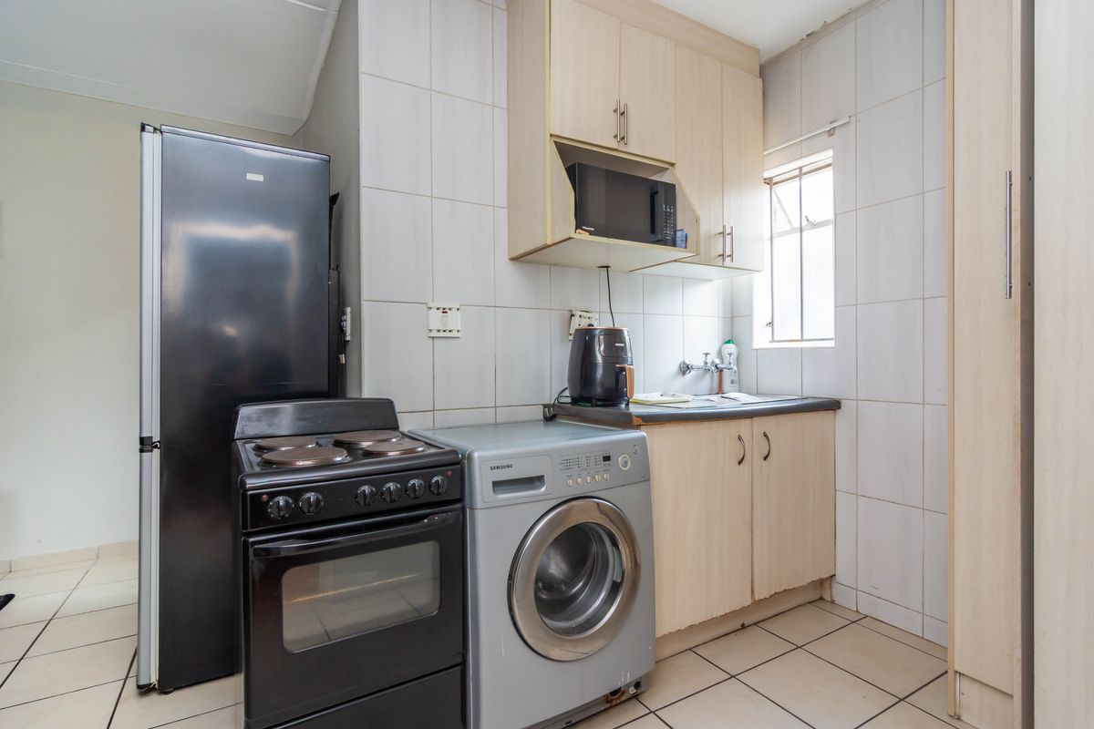 🌟 Modern Living in the Heart of Fleurhof Ext 7 - Photo 2