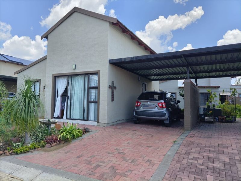 Relaxed Retirement Living in the Heart of Casa Valde - Photo 2