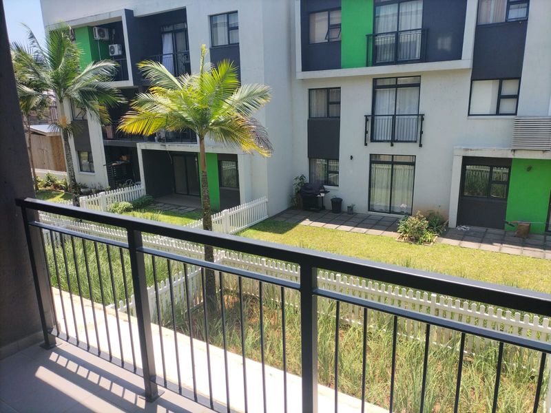 Central 2-bedroom apartment for a great investment or starter home! - Photo 2
