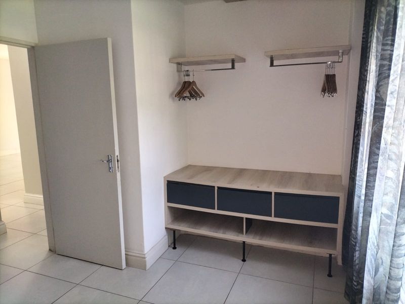 Modern 3 Bed Beach Living - Photo 9