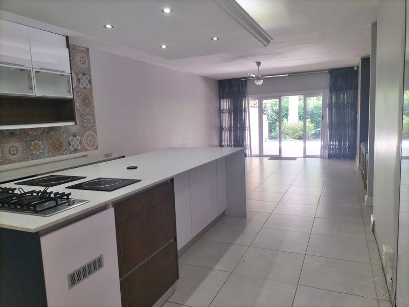 Modern 3 Bed Beach Living - Photo 5