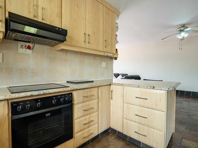 Neat as a pin with breathtaking ocean views! - Photo 9