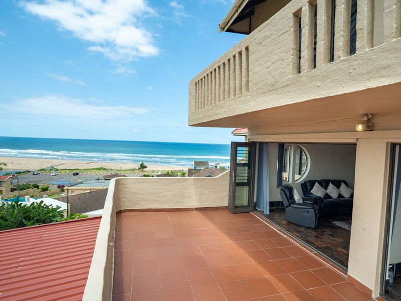 Neat as a pin with breathtaking ocean views! - Photo 2