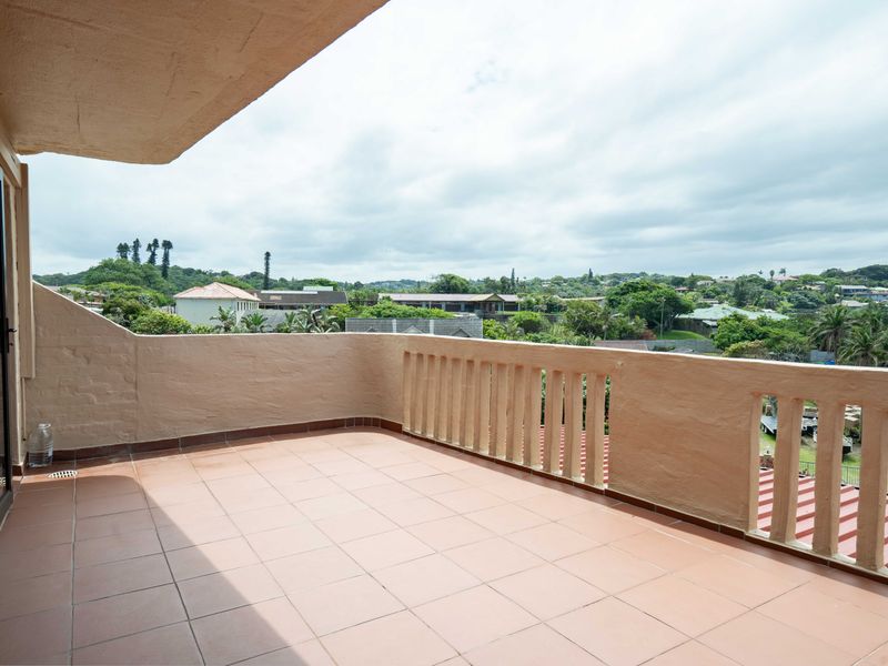 Neat as a pin with breathtaking ocean views! - Photo 7