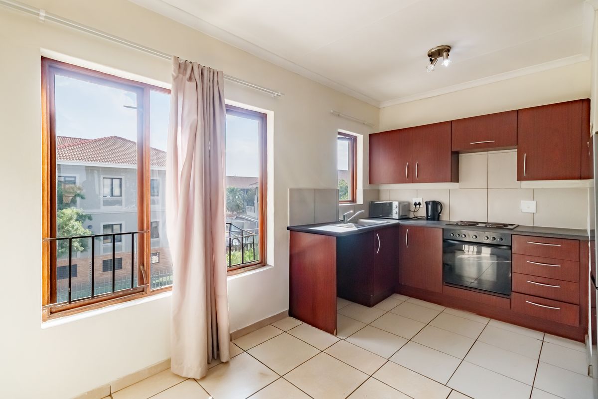 1 Bed 1 Bath Spacious Unit in Waterfall Heights - Photo 3