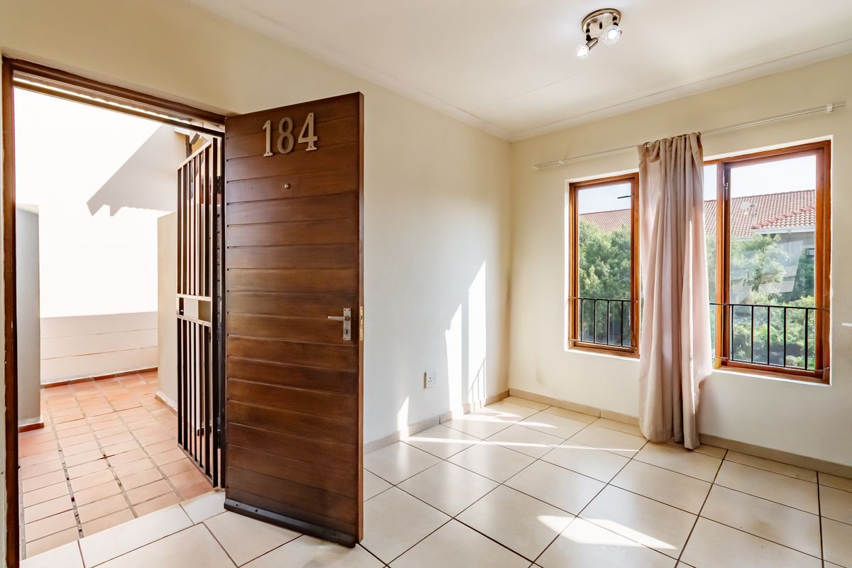 1 Bed 1 Bath Spacious Unit in Waterfall Heights - Photo 4