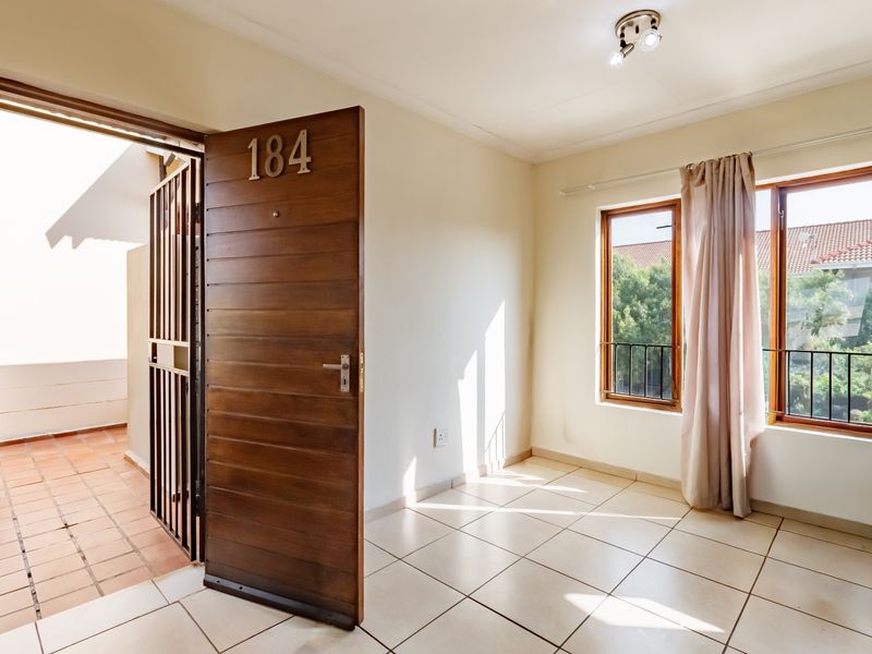 1 Bed 1 Bath Spacious Unit in Waterfall Heights - Photo 4