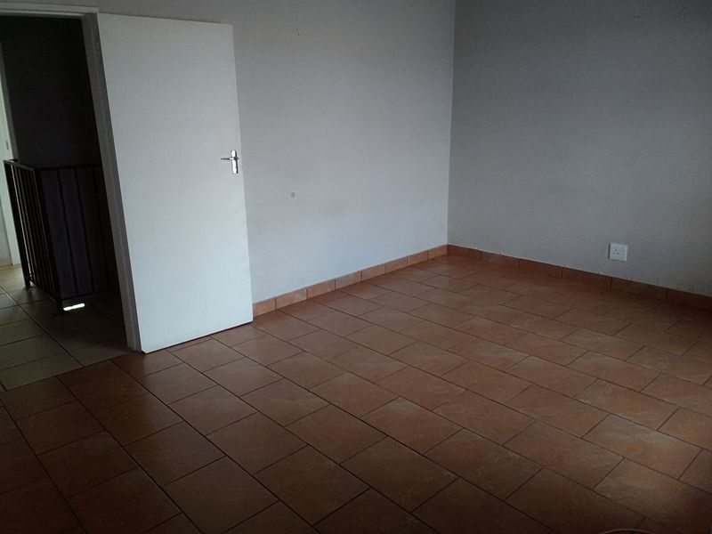 Stunning 2-bedroom duplex in Vanderbijlpark SE 4, perfect for modern living and comfortable lifestyl - Photo 7