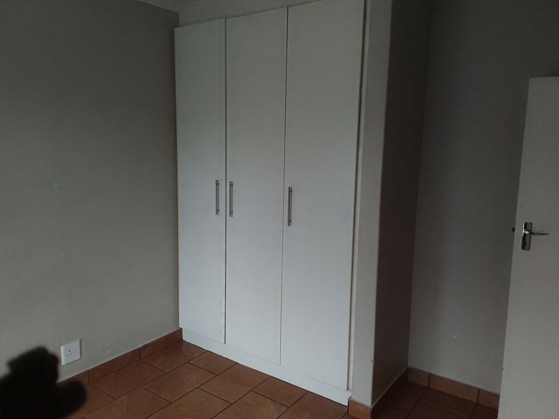 Stunning 2-bedroom duplex in Vanderbijlpark SE 4, perfect for modern living and comfortable lifestyl - Photo 4