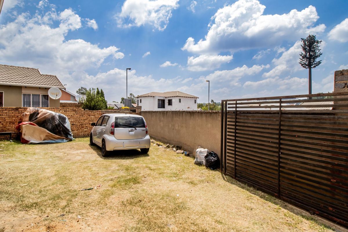 3 Bedroom family home for sale in Cosmo Creek Estate - Photo 5