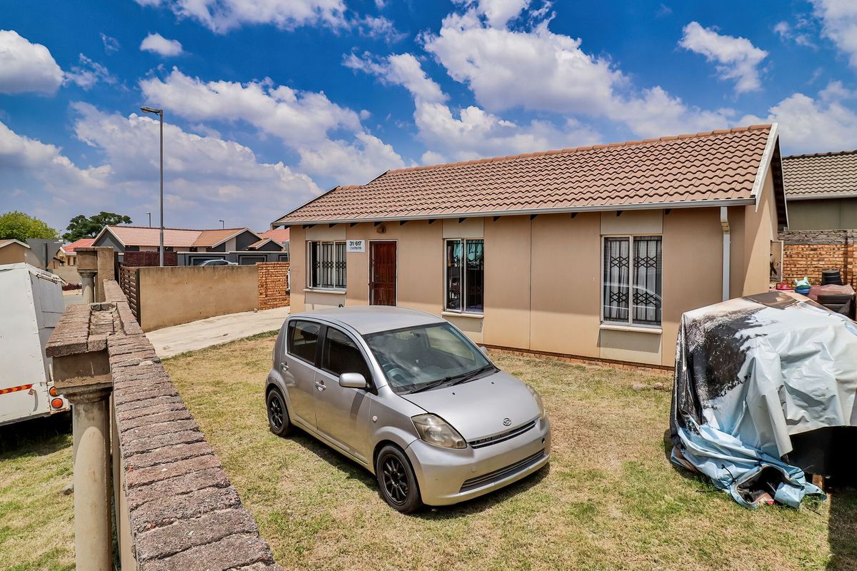 3 Bedroom family home for sale in Cosmo Creek Estate - Photo 2