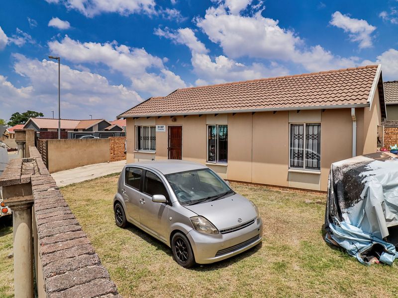 3 Bedroom family home for sale in Cosmo Creek Estate - Photo 2