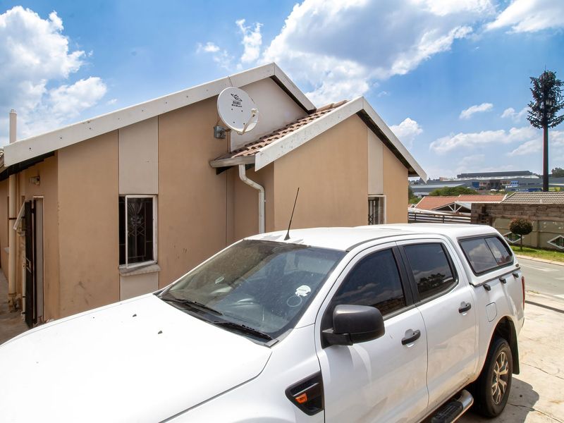 3 Bedroom family home for sale in Cosmo Creek Estate - Photo 7