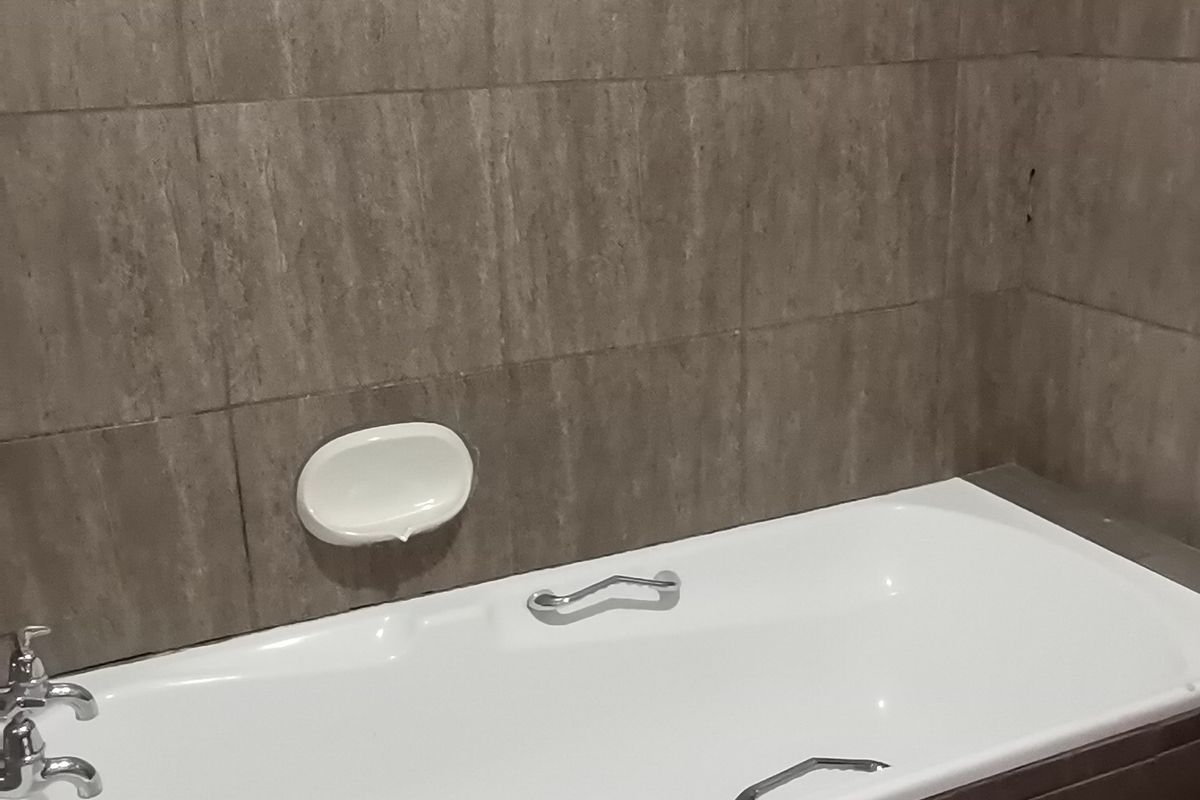 Modern Newly Renovated Townhouse – Move-In Ready - Photo 3