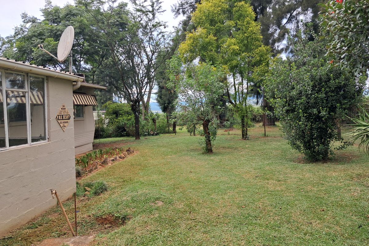 Charming Country Home with Spacious Garden - Photo 4