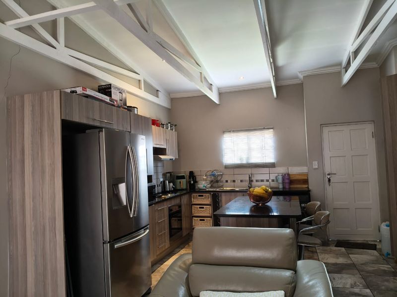 Experience luxury living in our modern 3-bedroom townhouse, nestled within a secure gated community! - Photo 6