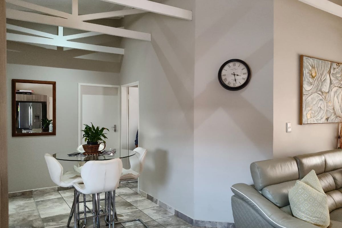 Experience luxury living in our modern 3-bedroom townhouse, nestled within a secure gated community! - Photo 4