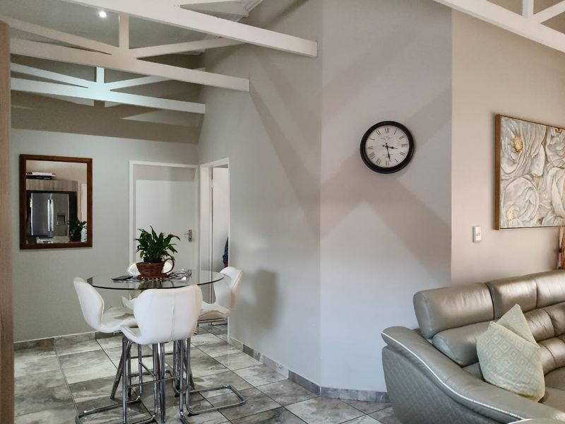 Experience luxury living in our modern 3-bedroom townhouse, nestled within a secure gated community! - Photo 4