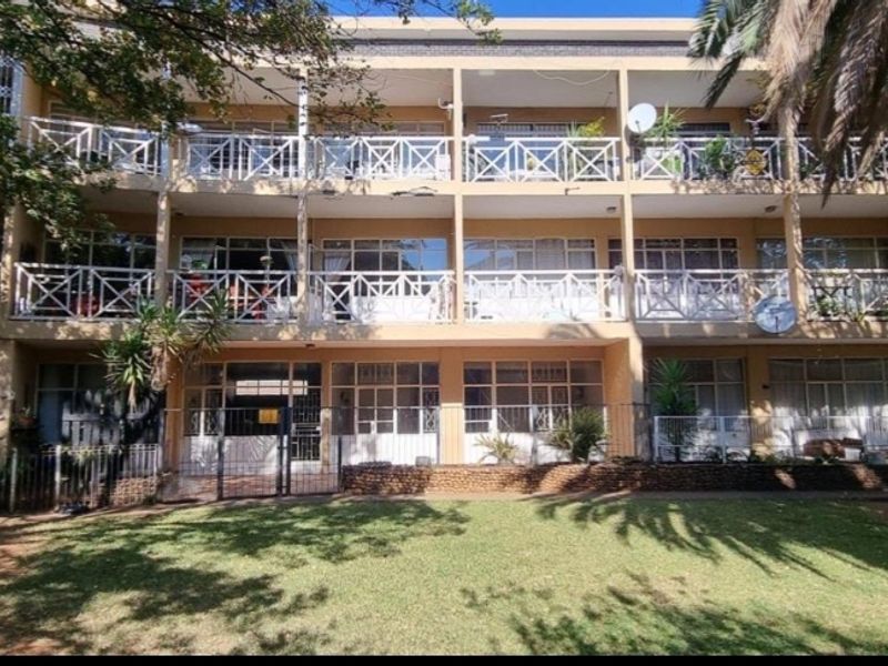 Neat Bachelor Unit | Newly Renovated | Tenant in Place - Photo 7