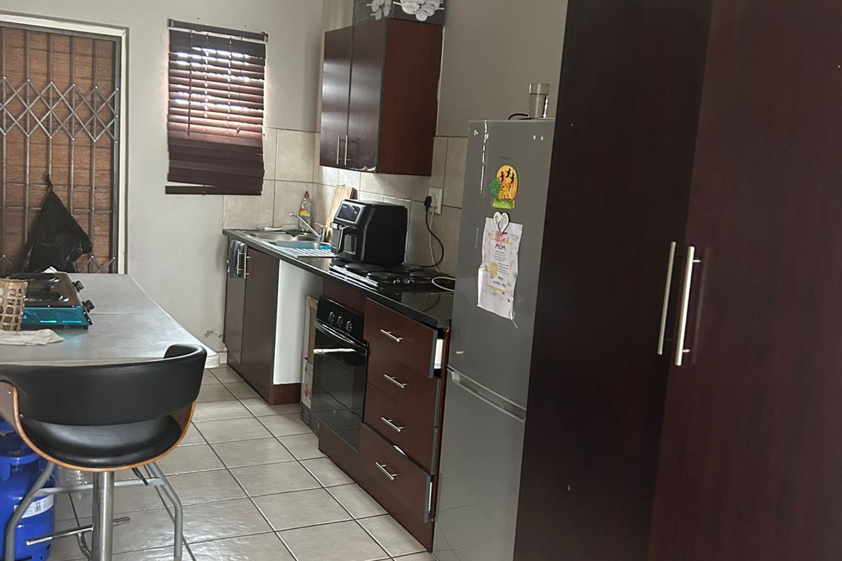 Affordable 2 Bedroom House - Photo 2