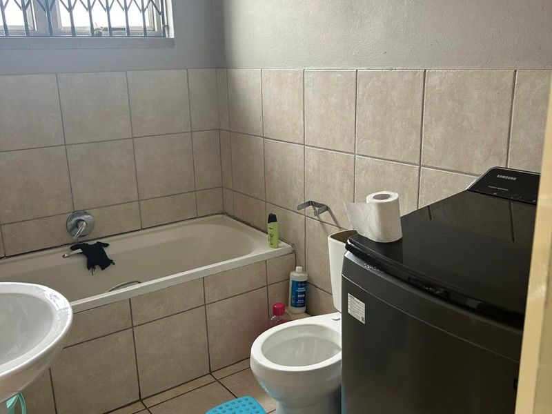 Affordable 2 Bedroom House - Photo 6