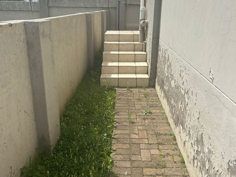 Affordable 2 Bedroom House - Photo 7