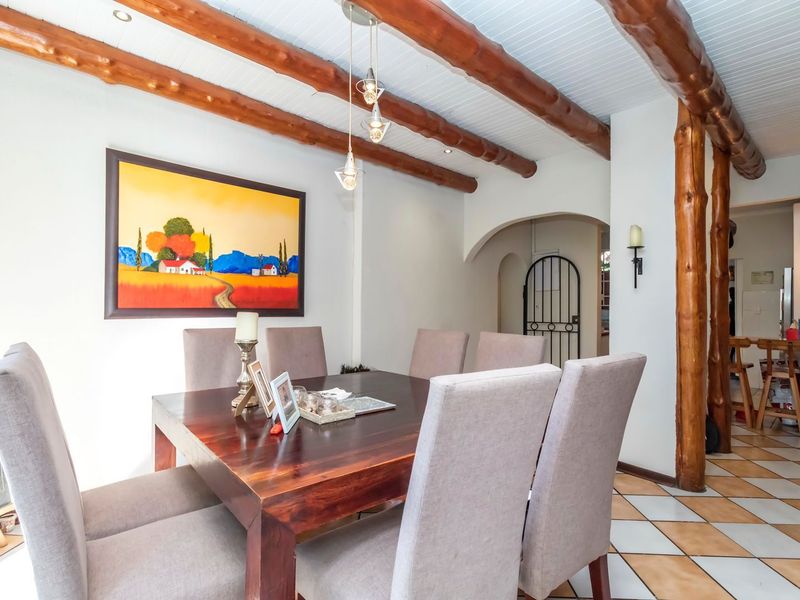 Beautiful, three bedroom family home set in a stunning garden. - Photo 6