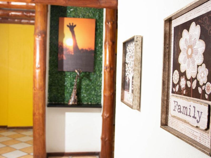 Stunning, family home set in a beautiful garden. - Photo 4