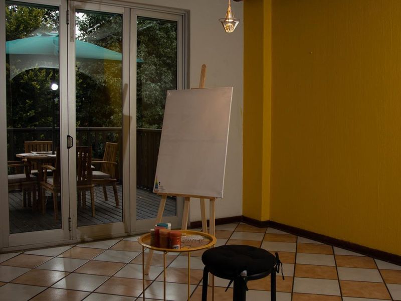 Stunning, family home set in a beautiful garden. - Photo 6