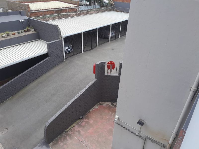 Neat  Apartment - Photo 10