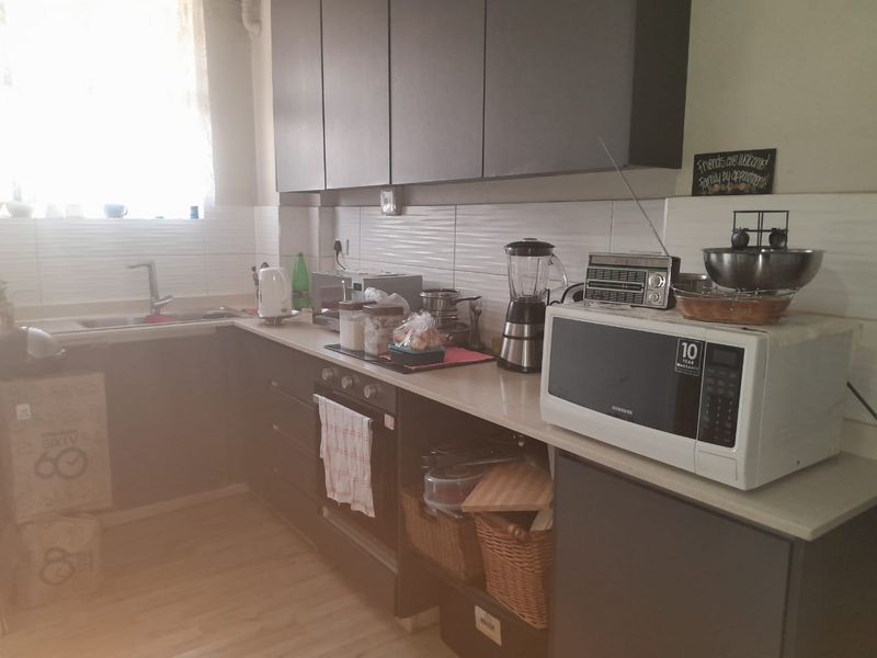 Neat  Apartment - Photo 4